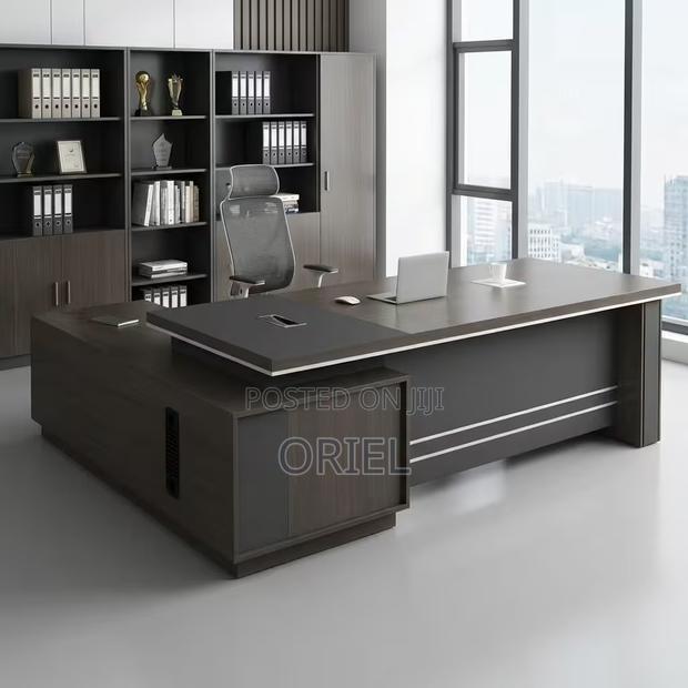 Office Desks; Spacious Executive Office Desk 1.8 Meters - thumbnail 2