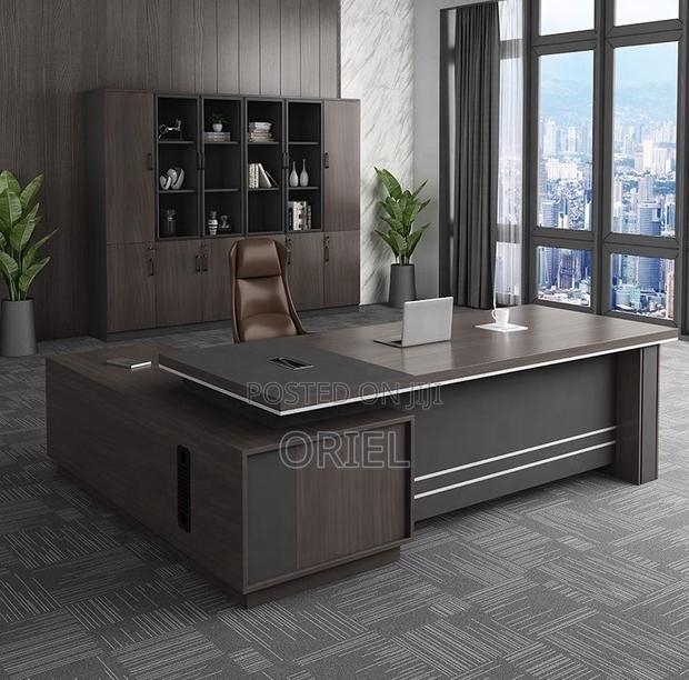 Office Desks; Spacious Executive Office Desk 1.8 Meters - thumbnail 4