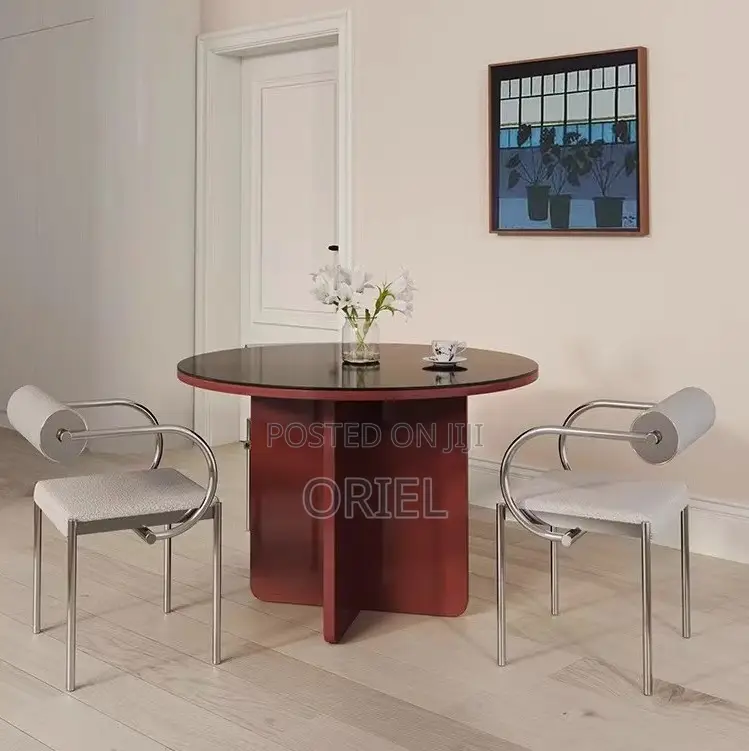 Boardroom Tables; Sleek Round Office Conference Table