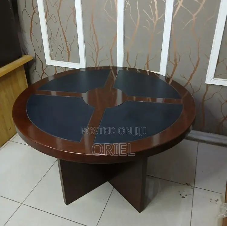 Boardroom Tables; Sleek Round Office Conference Table