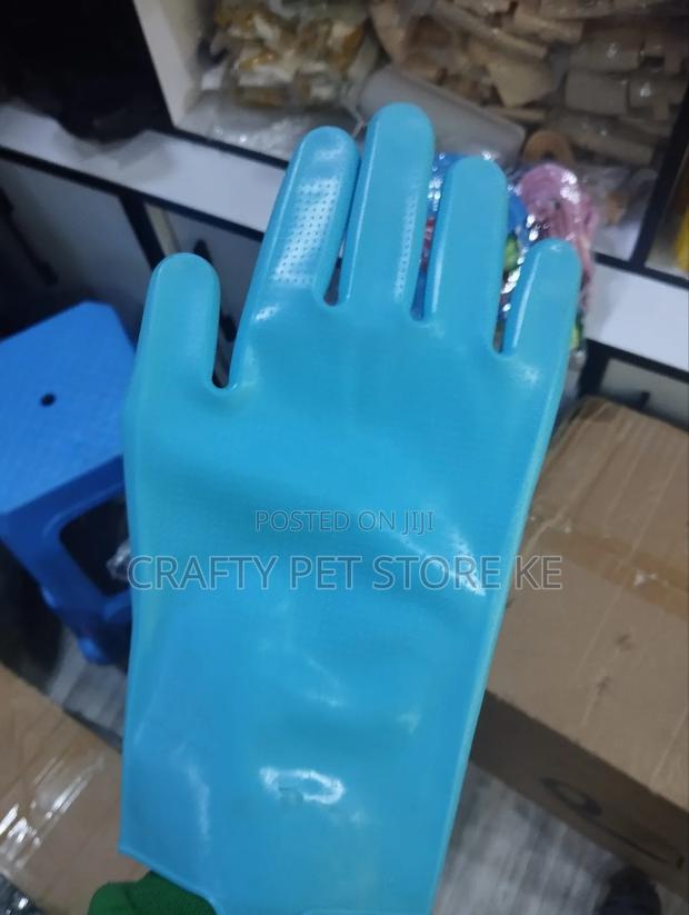 Silicone Grooming Gloves - thumbnail 3