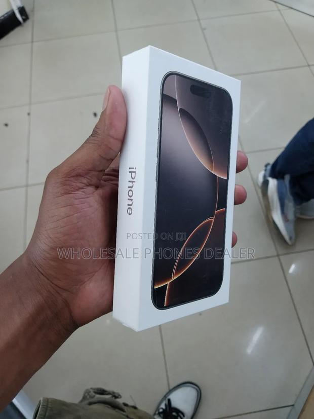 New Apple iPhone 16 Pro 128 GB Gold - thumbnail 2