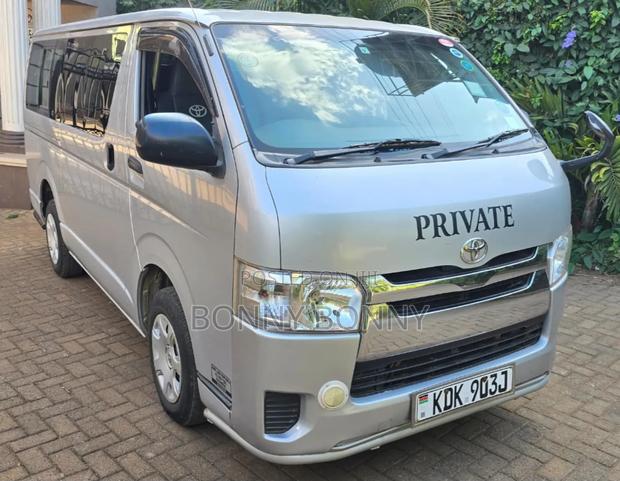 Toyota HiAce 2015 Silver