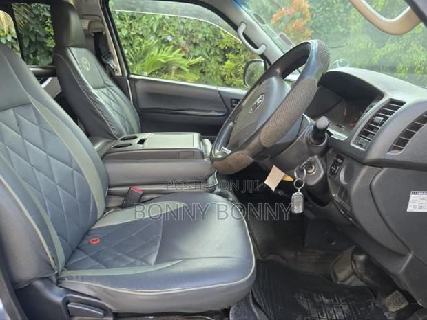 Toyota HiAce 2015 Silver - thumbnail 6