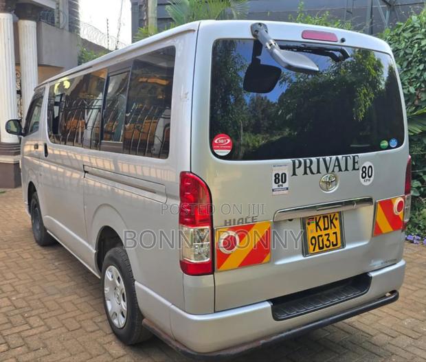 Toyota HiAce 2015 Silver - thumbnail 8
