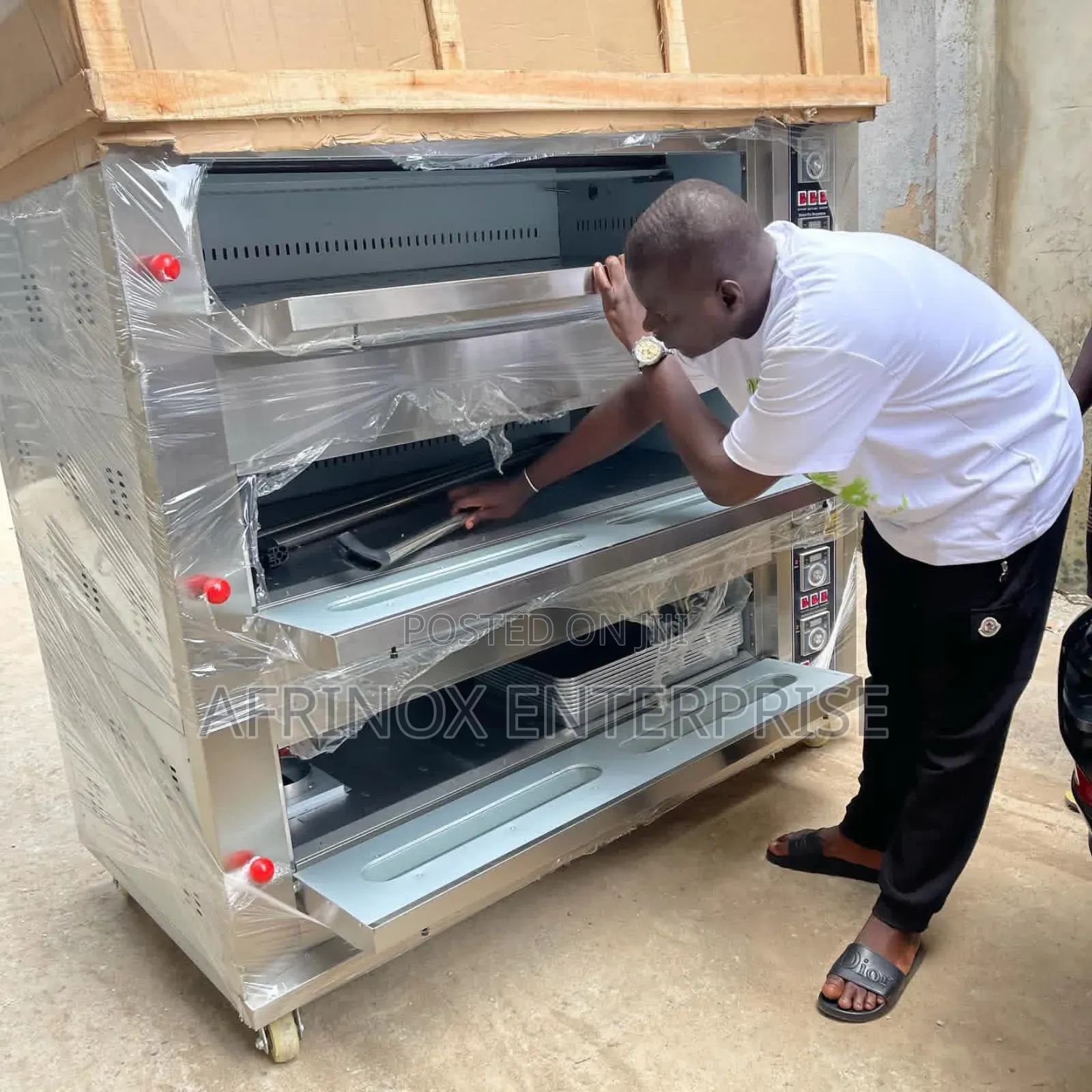 Commercial Oven, 6 Trays Three Decker Oven. Three Phase