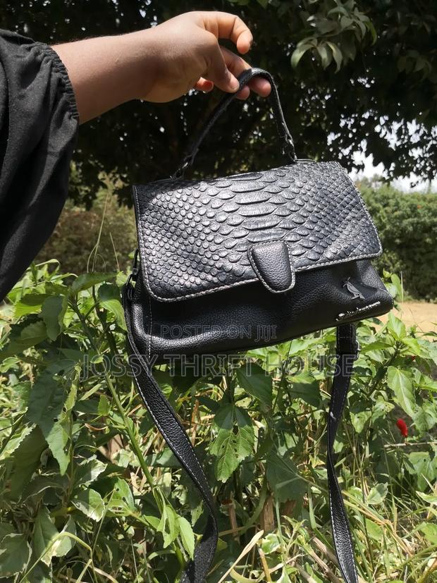 Selling Trendy Thrifted Quality Bags I Open Bales - thumbnail 3