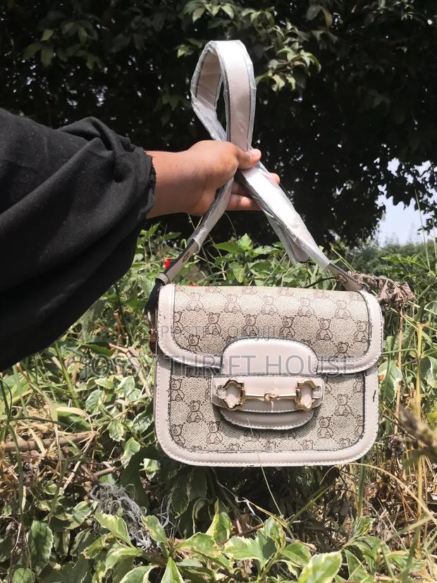 Selling Trendy Thrifted Quality Bags I Open Bales - thumbnail 4