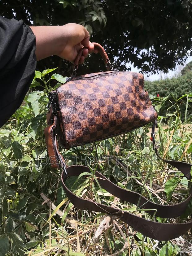 Selling Trendy Thrifted Quality Bags I Open Bales - thumbnail 9