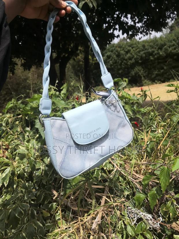 Selling Trendy Thrifted Quality Bags I Open Bales - thumbnail 11