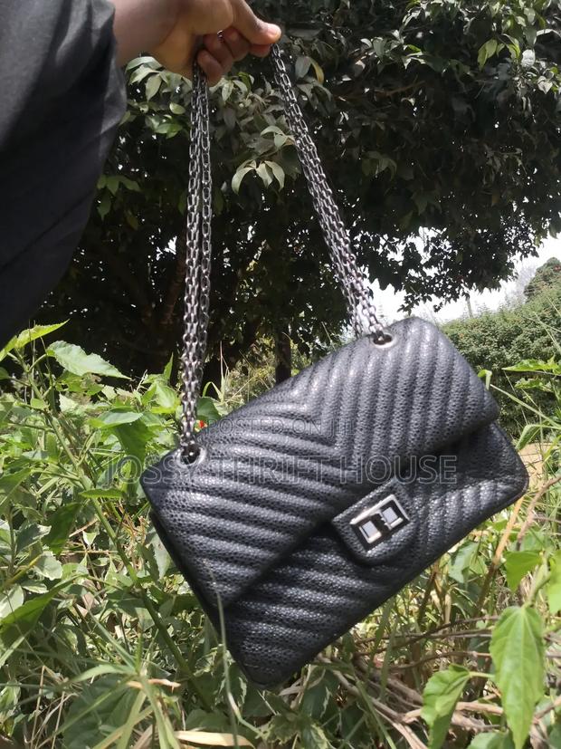 Selling Trendy Thrifted Quality Bags I Open Bales - thumbnail 12