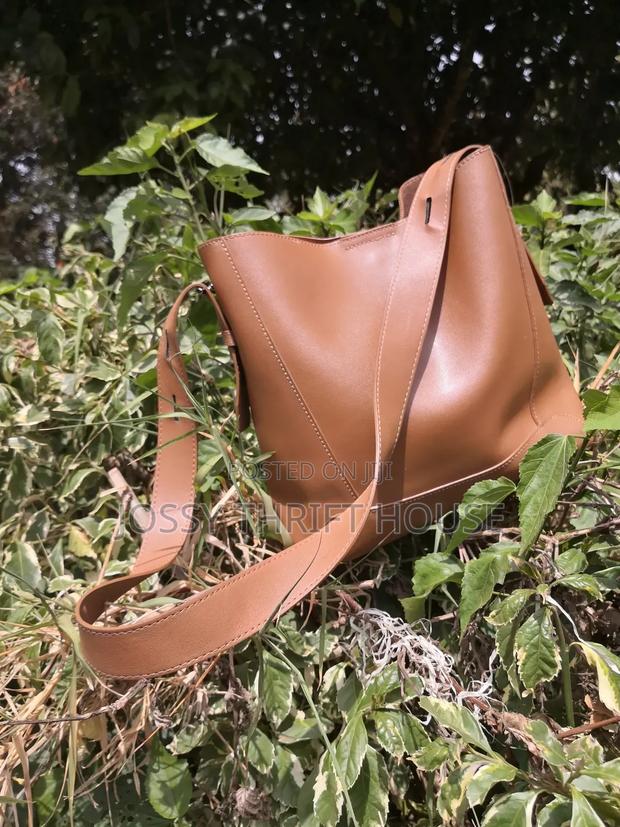 Selling Trendy Thrifted Quality Bags I Open Bales - thumbnail 13