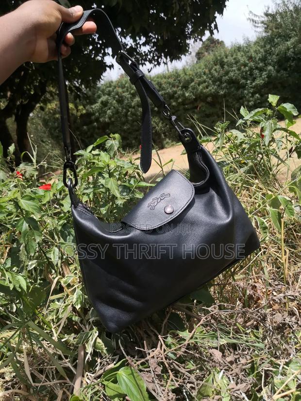 Selling Trendy Thrifted Quality Bags I Open Bales - thumbnail 17