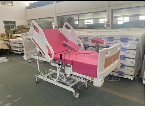 Hydraulic Delivery Bed for Maternity and Labor Wards