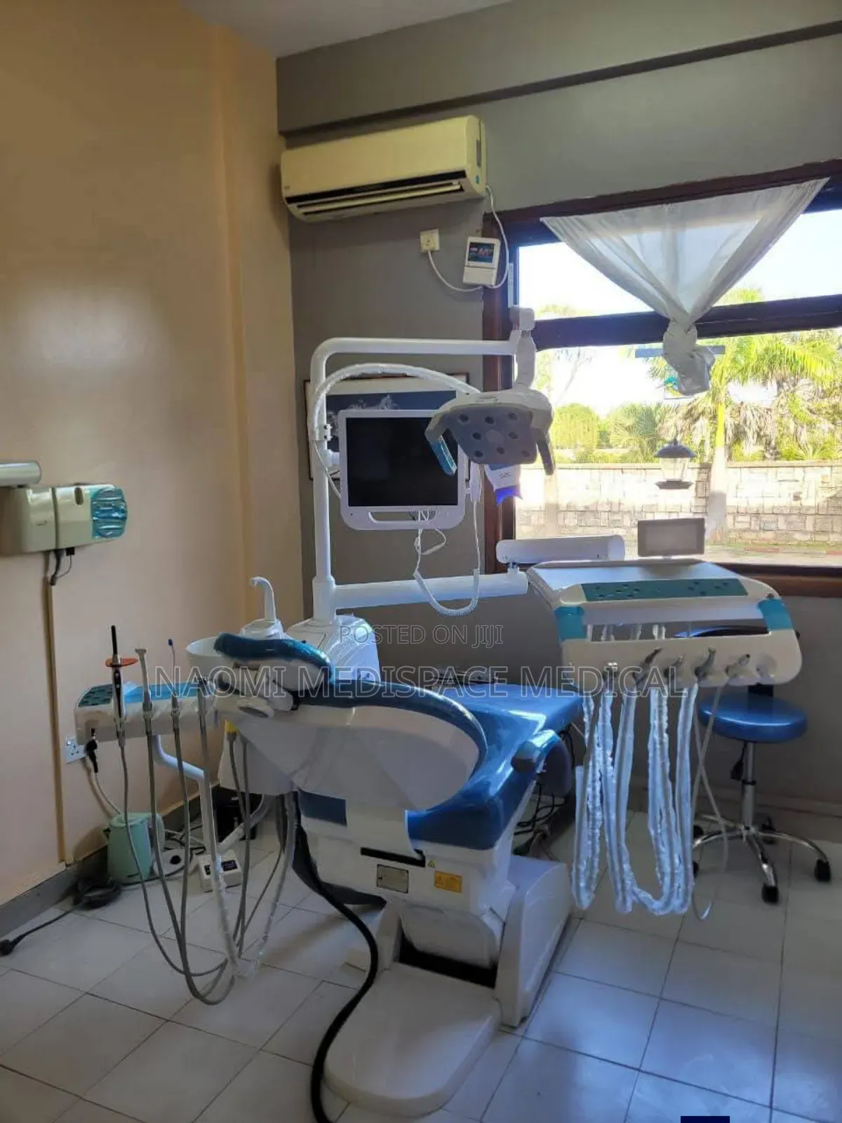 New Dental Chair Complete With Compressor