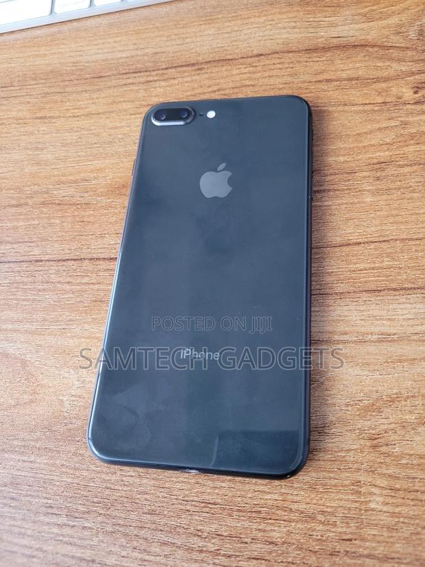 Apple iPhone 8 Plus 64 GB Black - thumbnail 3