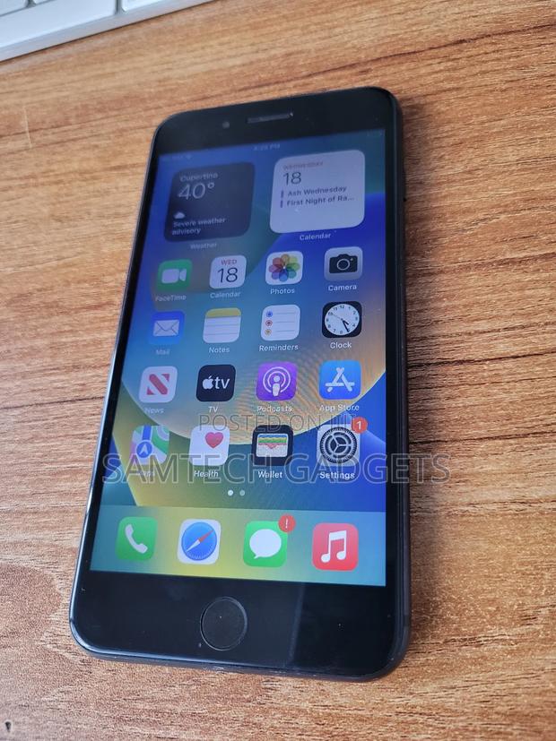 Apple iPhone 8 Plus 64 GB Black - main view