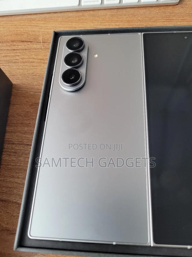 Samsung Galaxy Z Fold7 512 GB Silver - thumbnail 3