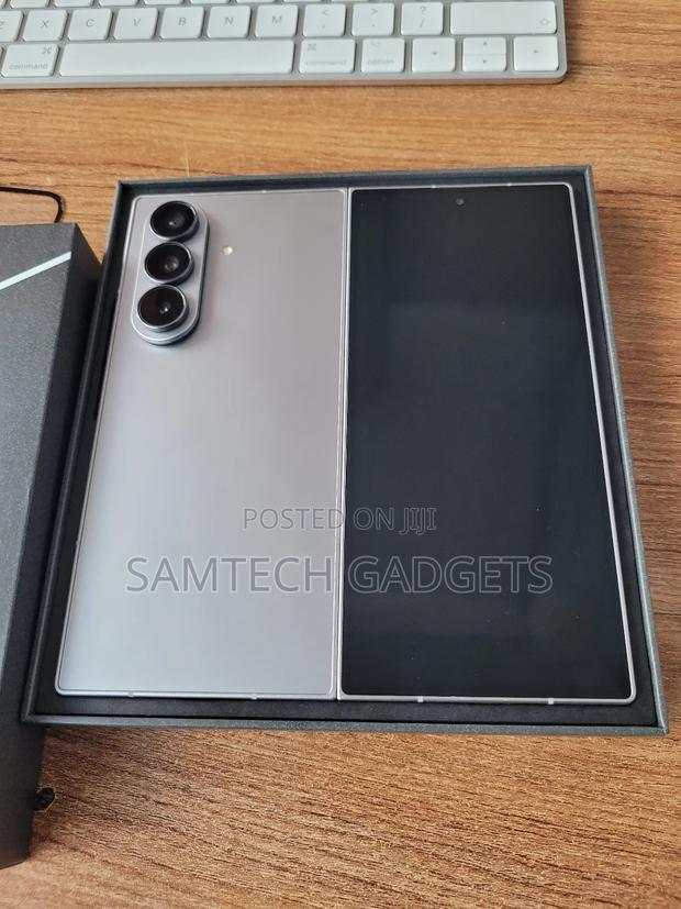 Samsung Galaxy Z Fold7 512 GB Silver - thumbnail 4