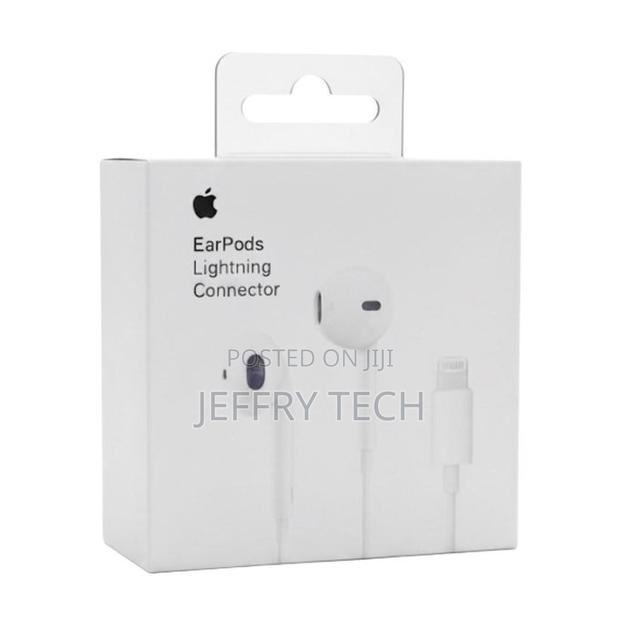 Apple Earpods With Lightning Connector - main view