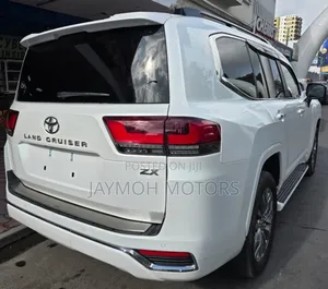 Toyota Land Cruiser 2023 White