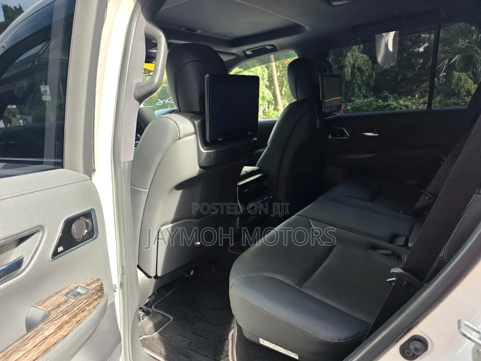 Toyota Land Cruiser 2023 White