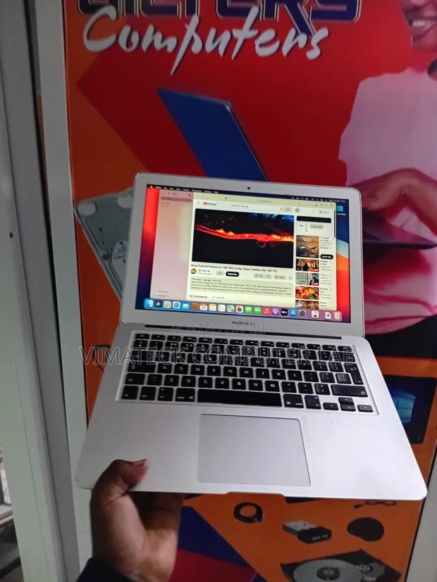 Laptop Apple MacBook 2013 8GB Intel Core I5 SSD 256GB - main view