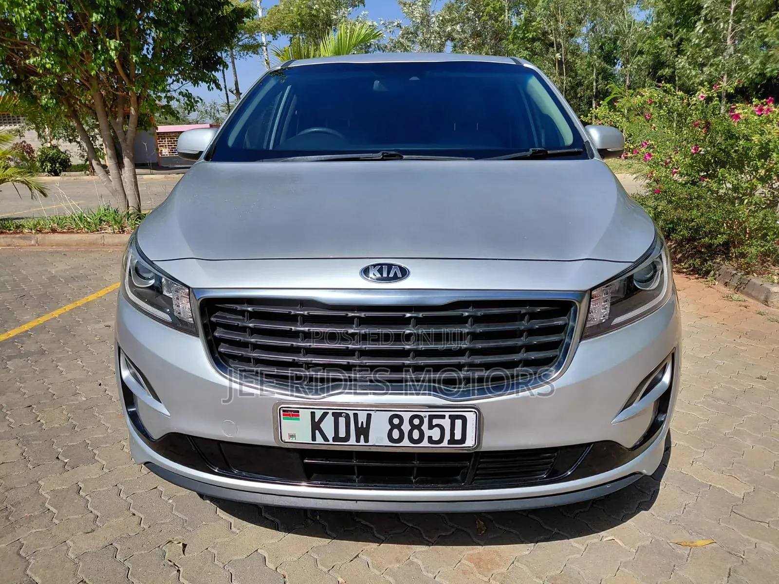 Kia Carnival 2019 Silver