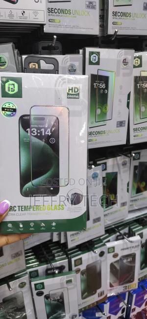 Omnife Privacy Tempered Glass Screen Protector for iPhone 11 Pro - thumbnail 2