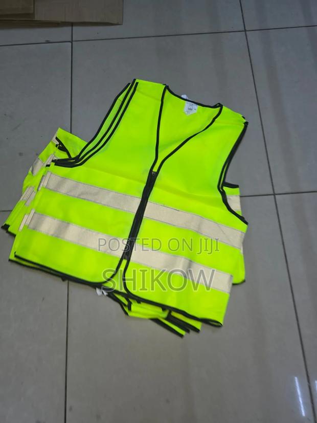 Multi-pocket Executive Reflector Vest - main view