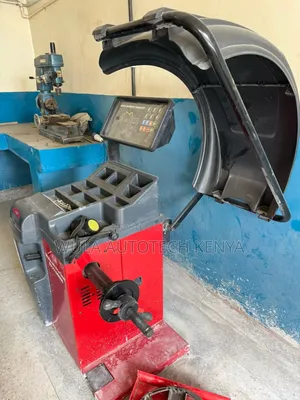 Heavy Duty High Quality Wheel Balancer S828 Machine