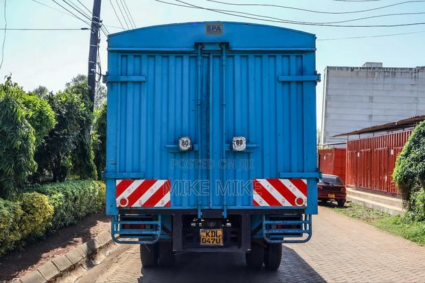 Isuzu FRR 2023 White - thumbnail 4