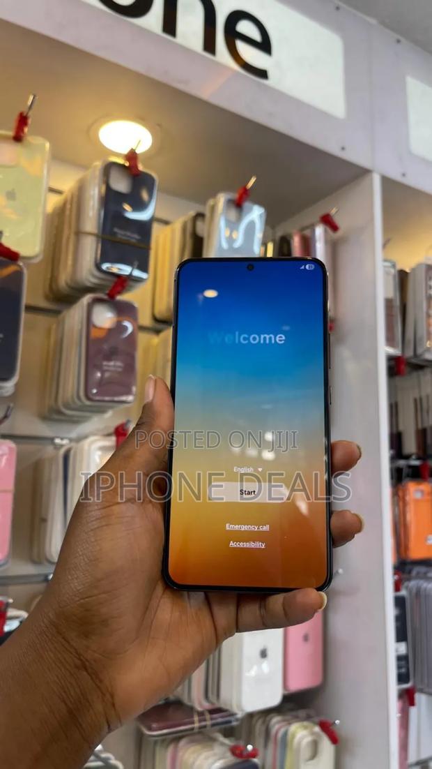 Samsung Galaxy S22+ 5G 128 GB Black - main view