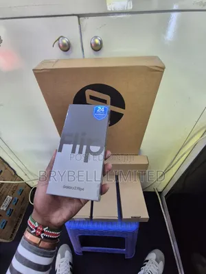 New Samsung Galaxy Z Flip4 256 GB Blue