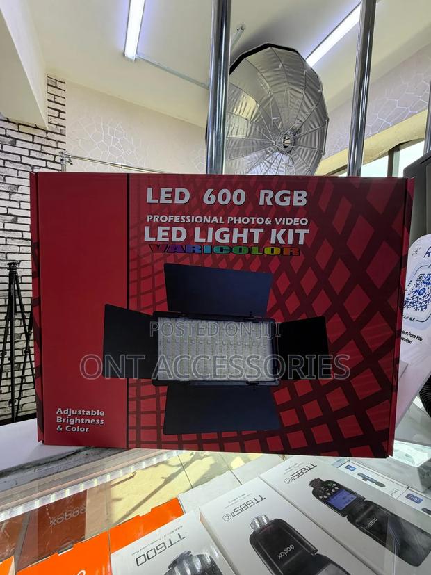 Led 600 RGB Professional Video Light - main view