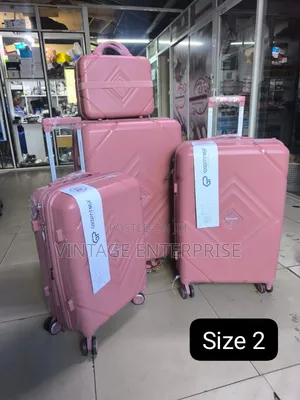 *4 in 1 Luxurious Unbreakable Suitcase*
