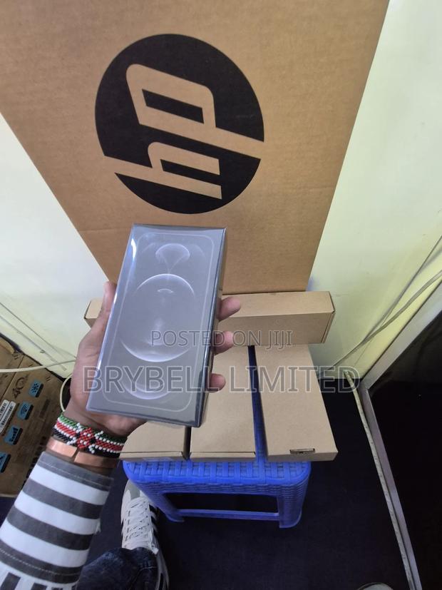 New Apple iPhone 12 Pro 256 GB Black - thumbnail 3