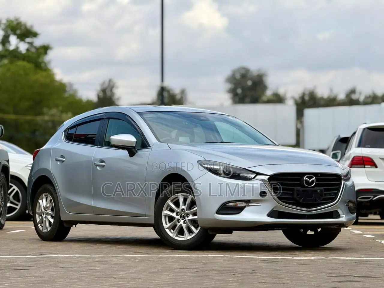 Mazda Axela 2018 Silver
