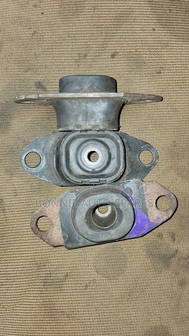 Nissan Tiida Gearbox Mounting