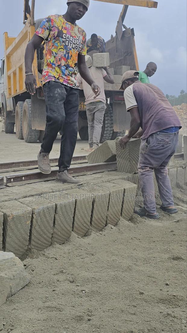 Ndarugo Machine Cut Stones/Blocks - thumbnail 6