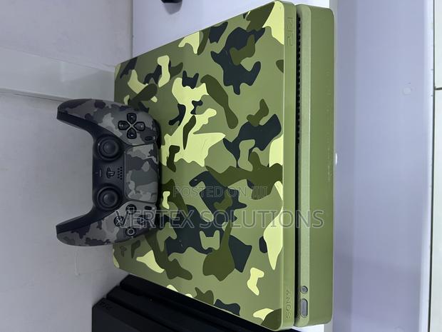 Play Station 4 Slim - main view