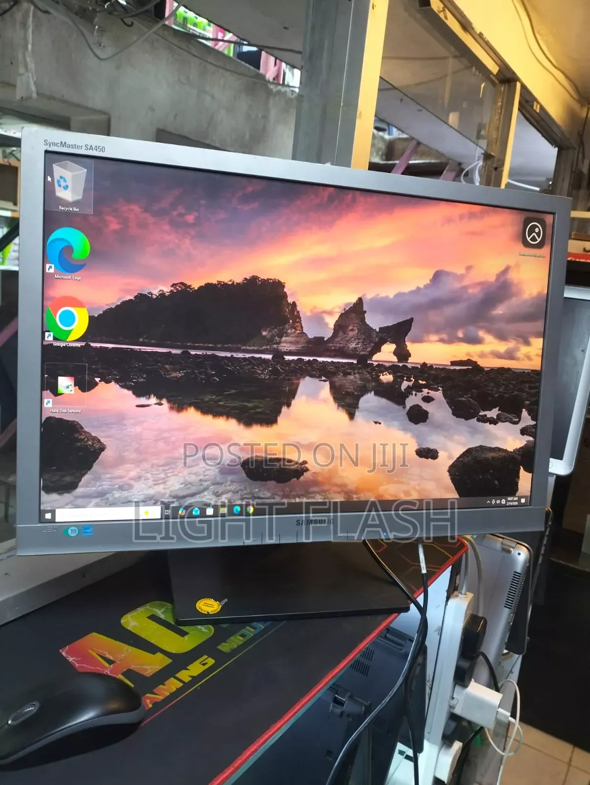 Samsung 24 Inches Stretched