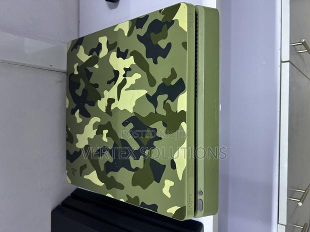 Play Station 4 Slim - main view