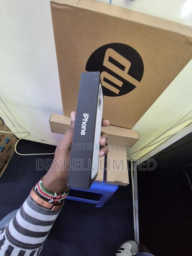 New Apple iPhone 13 Pro 256 GB Silver - thumbnail 3