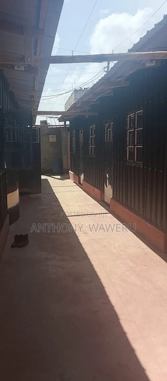 For Sale – 40/60 Plot,With Title + 9 New Single Rooms