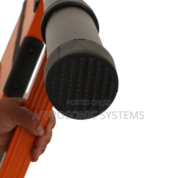 Coloured 5.9m Single Telescopic Ladder - thumbnail 3