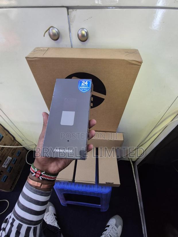 New Samsung Galaxy Z Flip 5 512 GB Black - thumbnail 3