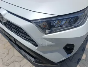 Toyota RAV4 2020 White