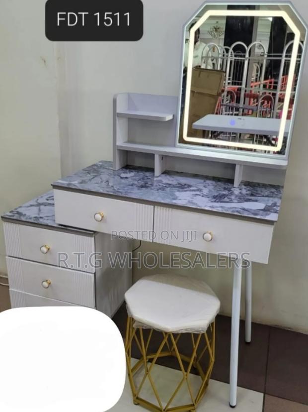 Modern Executive Big Dressing Table With Sliding Mirror