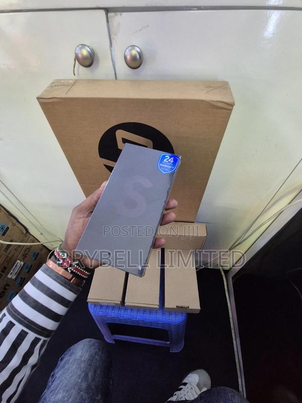 New Samsung Galaxy S22 Ultra 5G 256 GB Black - thumbnail 3